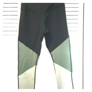 Debuts Athletics Tri-colored Leggings